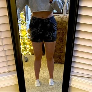 Never worn Women’s Nike Shorty Print Golf Short